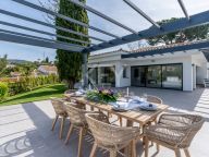 Villa en venta en Elviria, Marbella Este