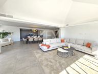 Villa en venta en Elviria, Marbella Este