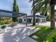 Villa en venta en Elviria, Marbella Este