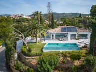 Villa en venta en Elviria, Marbella Este