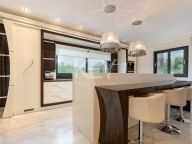 Villa for sale in Lomas de Magna Marbella, Marbella Golden Mile