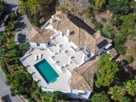 Villa en venta en El Madroñal, Benahavis