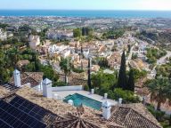 Villa en venta en El Madroñal, Benahavis