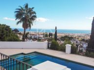 Villa for sale in El Madroñal, Benahavis