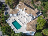 Villa en venta en El Madroñal, Benahavis