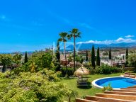 Villa for sale in Los Flamingos Golf, Benahavis