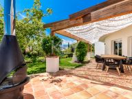 Villa for sale in Los Flamingos Golf, Benahavis