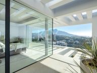 Villa for sale in La Quinta, Benahavis