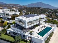 Villa for sale in La Quinta, Benahavis