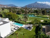 Вилла на продажу в Las Brisas del Golf, Новая Андалусия