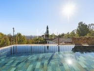 Villa en venta en El Herrojo, Benahavis