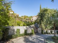 Villa en venta en El Herrojo, Benahavis