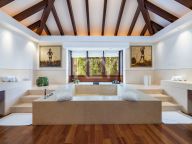 Villa en alquiler en Cascada de Camojan, Marbella Golden Mile