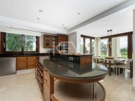 Villa en alquiler en Cascada de Camojan, Marbella Golden Mile