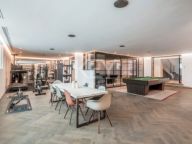 Villa for sale in Marbella Club Golf Resort, Benahavis