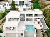 Villa for sale in Paraiso Alto, Benahavis