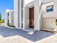 Villa for sale in Paraiso Alto, Benahavis