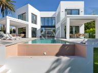 Villa for sale in Marbesa, Marbella East