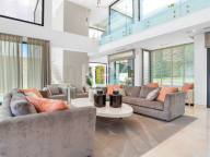 Villa en venta en La Alqueria, Benahavis