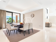 Villa en venta en La Alqueria, Benahavis