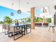 Villa en venta en La Alqueria, Benahavis