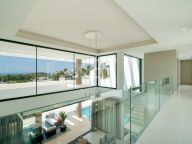 Villa for sale in La Alqueria, Benahavis