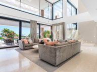 Villa en venta en La Alqueria, Benahavis