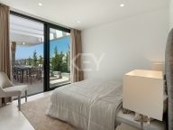 Villa for sale in La Alqueria, Benahavis