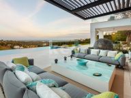 Villa for sale in Los Flamingos Golf, Benahavis