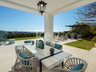 Villa for sale in Los Flamingos Golf, Benahavis