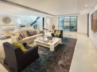 Villa for sale in Los Flamingos Golf, Benahavis