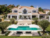 Villa for sale in La Cerquilla, Nueva Andalucia