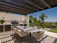 Villa for sale in La Cerquilla, Nueva Andalucia