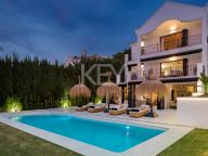 Villa for sale in Benahavis