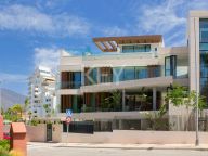 Apartamento en venta en Guadalobon, Estepona