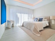 Apartamento en venta en Guadalobon, Estepona