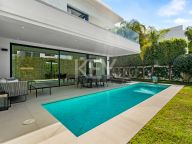 Villa en alquiler en Rio Verde, Marbella Golden Mile