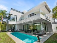 Villa en alquiler en Rio Verde, Marbella Golden Mile