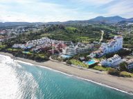 Apartamento en venta en Guadalobon, Estepona