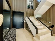 Villa for sale in Nueva Andalucia