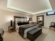 Villa for sale in Nueva Andalucia