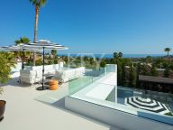 Villa for rent in Los Naranjos Golf, Nueva Andalucia