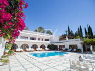 Villa en alquiler en Los Monteros, Marbella Este