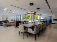 Villa for sale in La Quinta, Benahavis