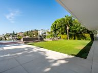 Villa for sale in La Quinta, Benahavis