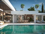 Villa for sale in Nueva Andalucia