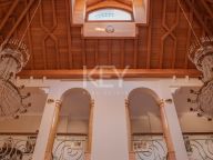 Villa for sale in Nueva Andalucia