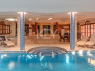 Villa for sale in Nueva Andalucia