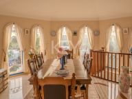 Villa for sale in Nueva Andalucia