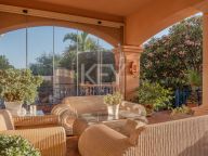 Villa for sale in Nueva Andalucia